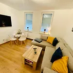Kastanie Mit Balkon #netflix #innenstadtnaehe Von Harztraveler *