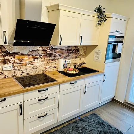 Kastanie Mit Balkon #netflix #innenstadtnaehe Von Harztraveler 바트하르추부르크