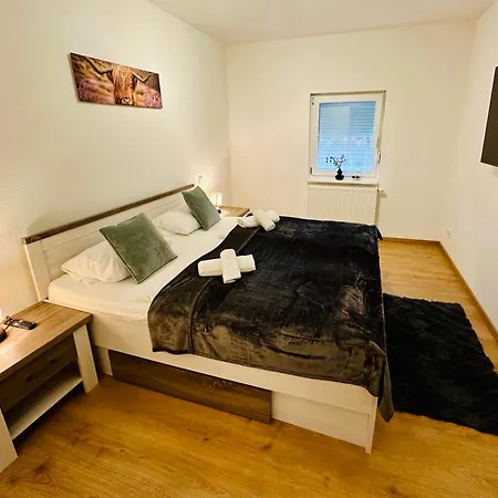 Kastanie Mit Balkon #netflix #innenstadtnaehe Von Harztraveler 아파트 *